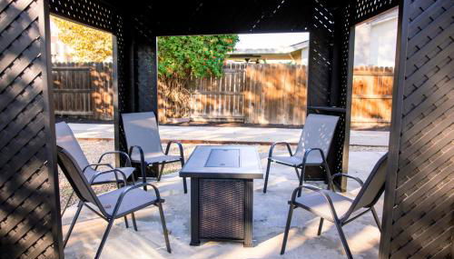 Family Friendly Southwest Bakersfield Retreat with Jacuzzi and Fenced Yard - Foto 4