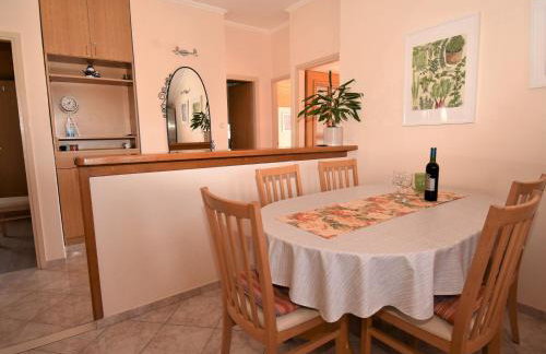 2 bedroom apartment with garden - Foto 6