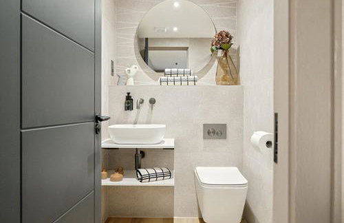 2BR West End Apartment Near Botanic Gardens - Foto 18