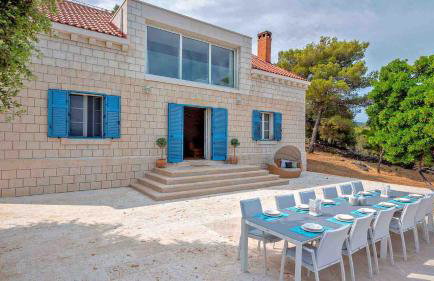 A gorgeous villa on a private property on the island Brač - Foto 4
