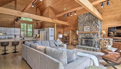 Elegant and Quiet Maine Escape with Sauna and Deck! - Foto 4
