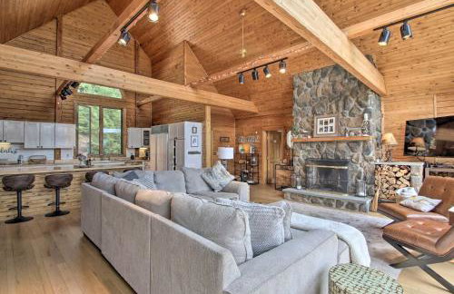 Elegant and Quiet Maine Escape with Sauna and Deck! - Foto 4