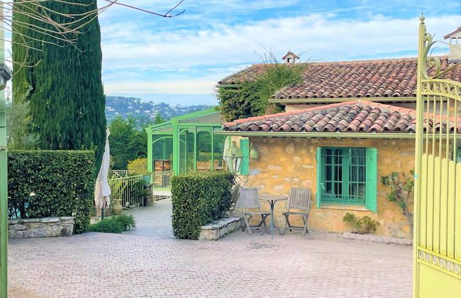 Charming Holiday Home in Mougins With Pool - Foto 26