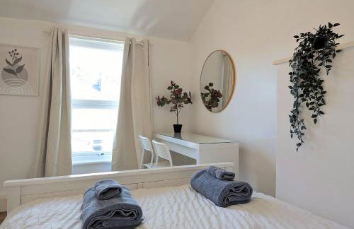 Bright 4BR Home Near Anfield & Free Parking - Foto 13