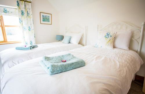 Beautiful 3 Bedroom Cottage - Picturesque Retreat - Foto 37