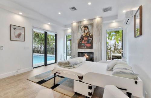 Lynoras Luxe Estate 3 bedroom 3 bath with Modern Design and Heated Pool - Foto 103