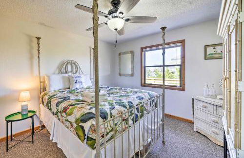 Walk to Bay and Boat Launch Beach House in Avon - Foto 14