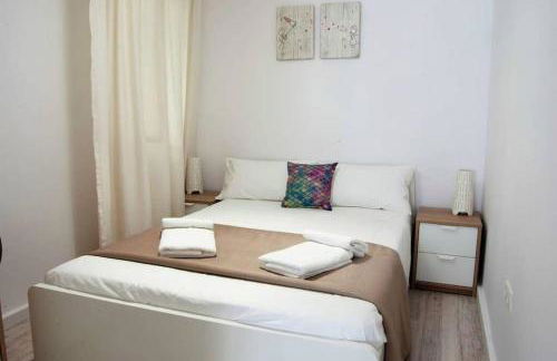 CITY CENTER BIG APARTMENT-FAMILY & FRIENDS-5 Beds - Photo 17