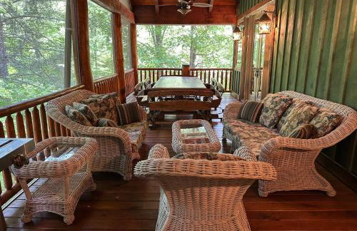 Luxury Mountain Retreat with views, fire pit, and creek - Foto 9