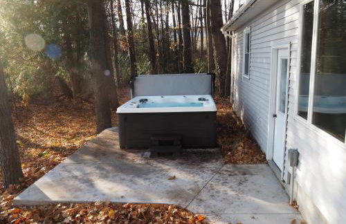 A Short's Walk - Lakefront w Spa & Kayaks! - Foto 13