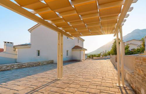 Villa Bohemica with Private Heated Pool - Photo 37