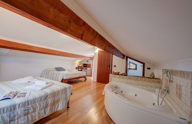 Villa Monte Enrico - Pool And Whirlpool - Foto 7