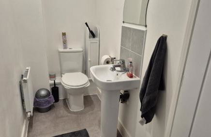 The Aylesbury Home Retreat - 3 Bed Home with Garden & Free Parking - 2 Bedrooms - Foto 10