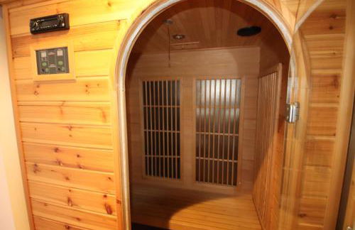 Charming Chalet w/ Mountain & Slope Views, Jacuzzi - Foto 16