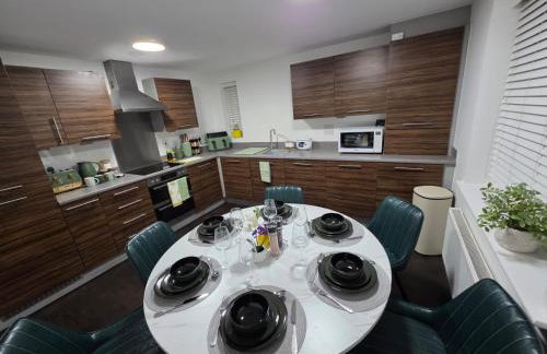 Entire 3-Bed Home, 5 mins to City Centre, Sleeps 6, 2 Free Parking - Foto 15