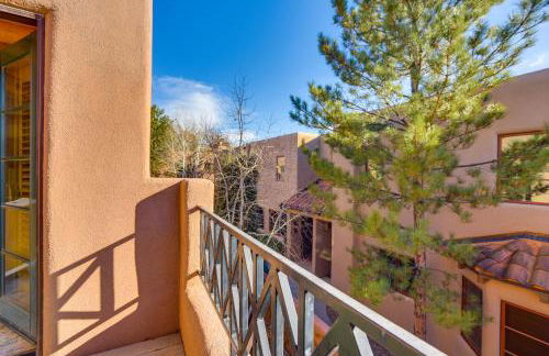 Walk to Santa Fe Plaza Condo with Kiva Fireplace! - Foto 17
