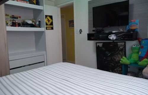 Apê Beira Mar Balneário Camboriú Pé na Areia próximo a Roda gigante Com Churrasqueira e garagem de fácil acesso poucos metros do Mundial de Beach tennis - Foto 13