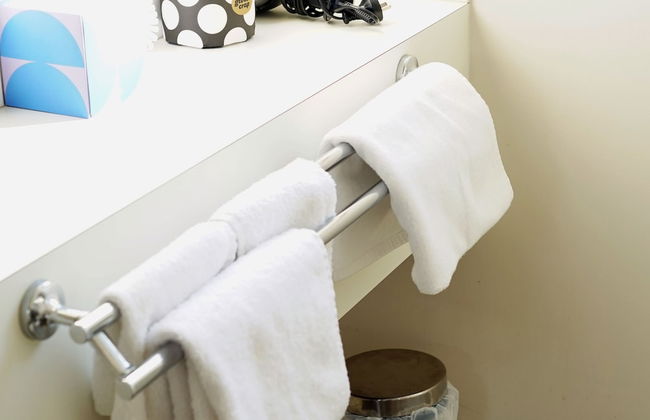 Captains Cove Resort - Waterfront Apartment - Photo 19