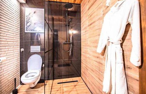 Awesome Home In Jamnica Pisarovinska - Foto 33