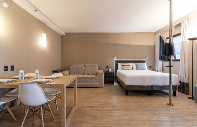 Charlie Alphaville - Foto 8