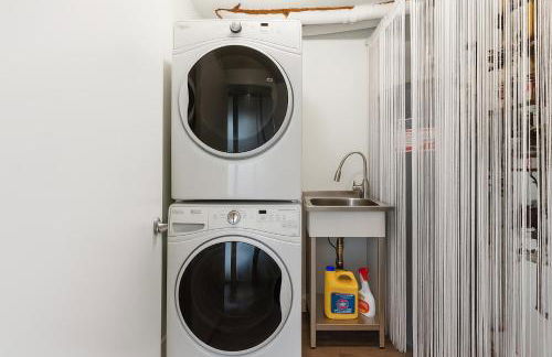 Marbella Lane - Cozy and Eccentric Design Home - Photo 36