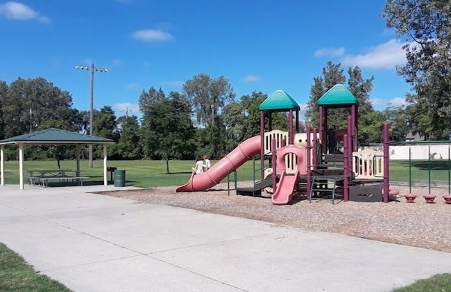 Lovely PET FRIENDLY three bedroom in desirable Urbandale Location! 3 Home by RedAwning - Foto 37