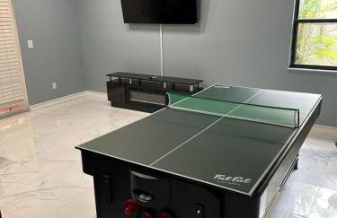 4BR Lakeview vacation home with 5beds, sleeps 10, Game Room, Mins to Sawgrass Mills - Foto 27