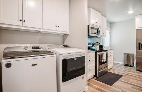 5BR Home Hot tub, fenced backyard #CO - Foto 6