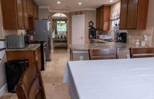 ~~ Big Family Home near 99 / i10 / kid friendly~~ - Foto 29