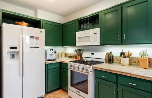 LUX - Historic Tennis Club Enclave - King Beds - Foto 14