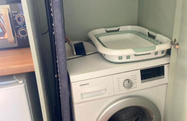 The Blue Door - Photo 2