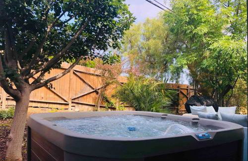 Malibu Ocean Villa with King Bed, Hot Tub, Beach, BBQ - Foto 47