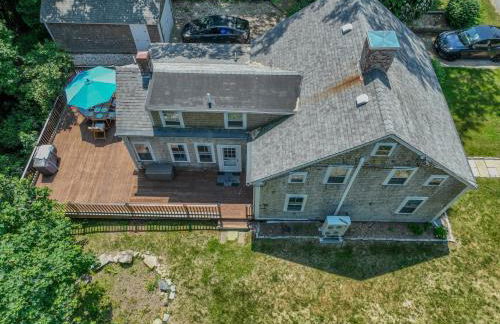 Short drive to town and popular beaches - Photo 28