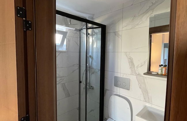 Royalova Hotel - Photo 12