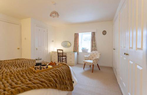 Cosy 4-Bed Cottage in Kirk Yetholm by MCPI Hosting, Perfect for Families & Holidaymakers - Foto 16