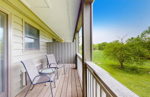 Relaxing Studio Sleeps 4 Near Golf & Douglas Lake - Foto 2