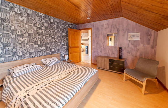 Sweet Home in Chiny With Garden - Photo 3