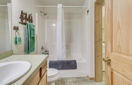 Scenic Forest Lodge Outside Glacier National Park! - Foto 19