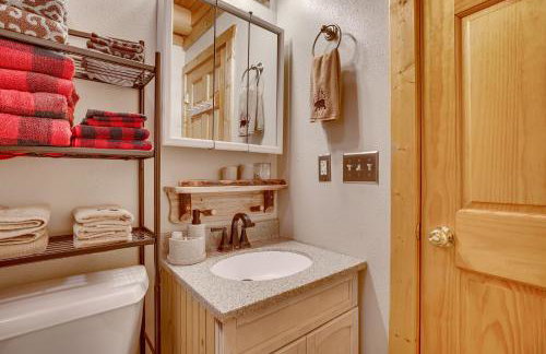 Merrillan Cabin with Fire Pit Less Than 1 Mi to Lake Arbutus - Foto 14