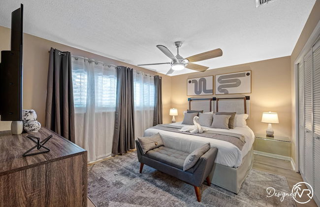 8BR Villa with Heated Pool Near Beach - Foto 11