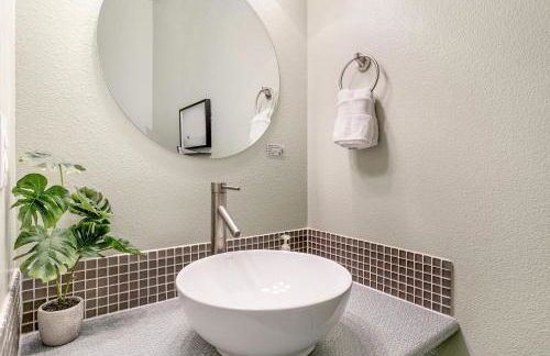 Old Town North Jewel! Near Breweries and River! - Foto 17