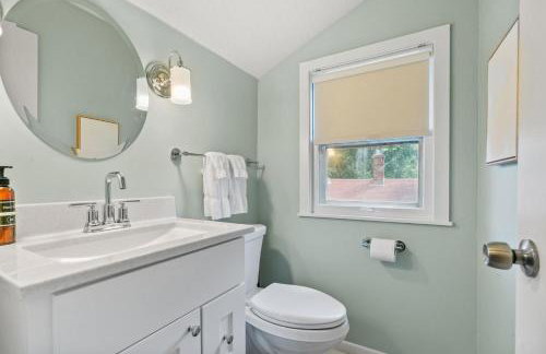 Lowry Parlour - Photo 31