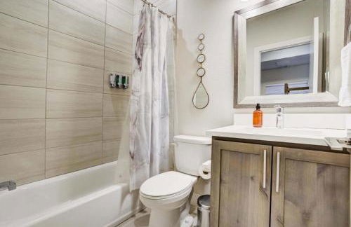 4BD Home w Rooftop Patio Fire Pit & Mountain Views - Foto 32