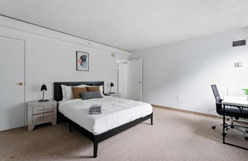 Legacy at Imperial Village 602 I 2 Bed 2 Bath - Foto 1