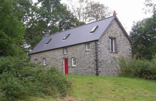 Ysgubor y Tanybryn The barn with a view and a spa. - Photo 1