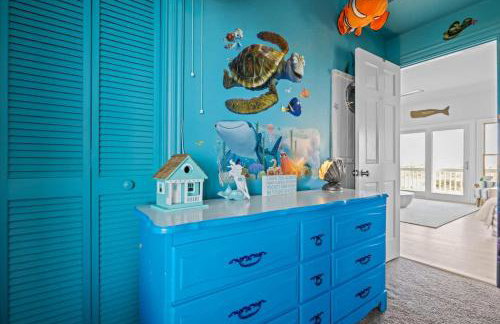 Blue Moon - LUX Oceanfront Pool Hot Tub Theater - Photo 58