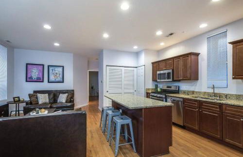 ENTIRE BUILDING-Walk to Lincoln Park or The Beach - Foto 9