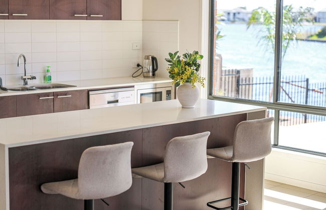 StayAU 5BR Lakefront Escape Point Cook - Foto 64