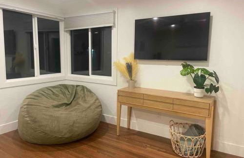 Huge Updated Spanish Apt - Steps to Beach & Bay! - Foto 39