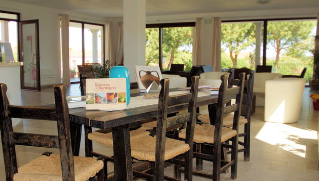 Coin salon dans le hall